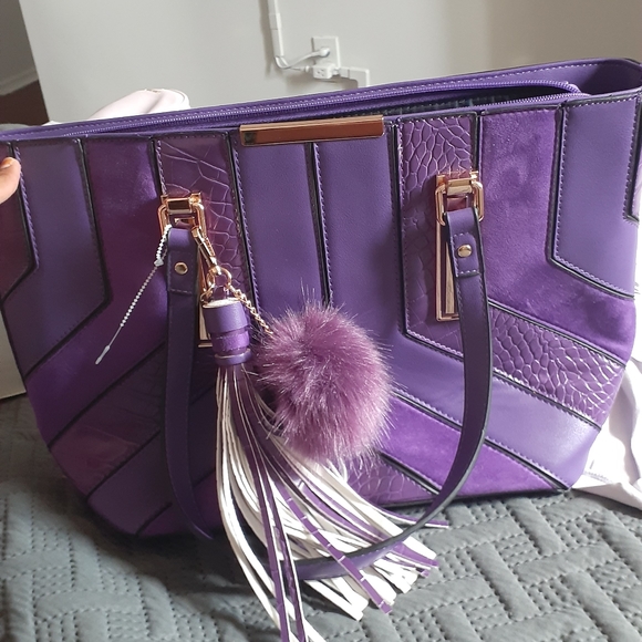 Purse - Picture 2 of 3